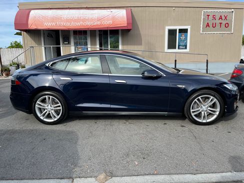 Used 2014 Tesla Model S P85 image 8