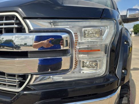 Used 2018 Ford F150 Lariat w/ Equipment Group 502A Luxury AWD/4WD image 9