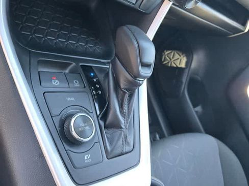 Used 2020 Toyota RAV4 XLE w/ XLE Grade Weather Package AWD/4WD image 14