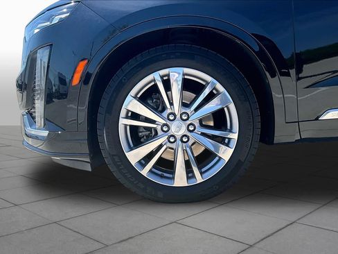 Used 2024 Cadillac XT6 Premium Luxury w/ Technology Package FWD image 10