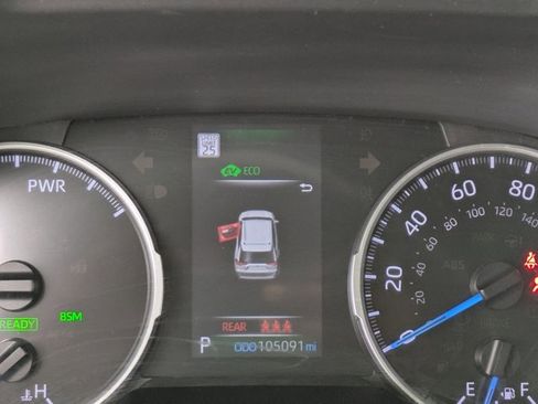 Used 2019 Toyota RAV4 LE w/ Carpet Mat Package AWD/4WD image 4