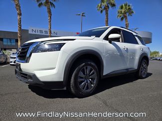 Used 2025 Nissan Pathfinder SV FWD video 2