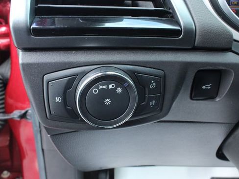 Used 2015 Ford Fusion SE image 15