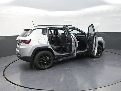 New 2026 Jeep Compass Latitude image 31