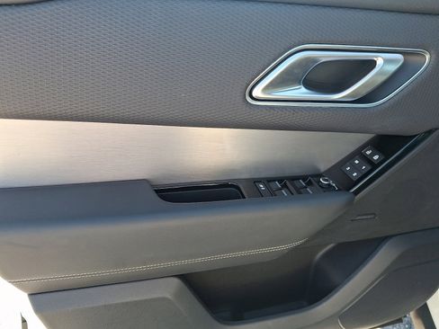 Used 2021 Land Rover Range Rover Velar R-Dynamic S image 12