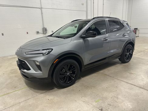 Used 2025 Buick Encore GX Sport Touring w/ Advanced Technology Package image 5
