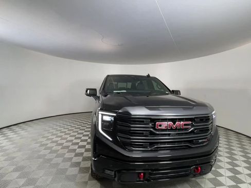 Used 2024 GMC Sierra 1500 AT4 w/ Technology Package image 3
