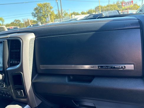 Used 2018 RAM 3500 Laramie Longhorn image 22