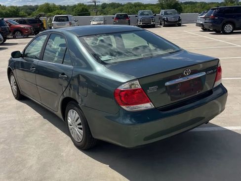Used 2006 Toyota Camry LE FWD image 2