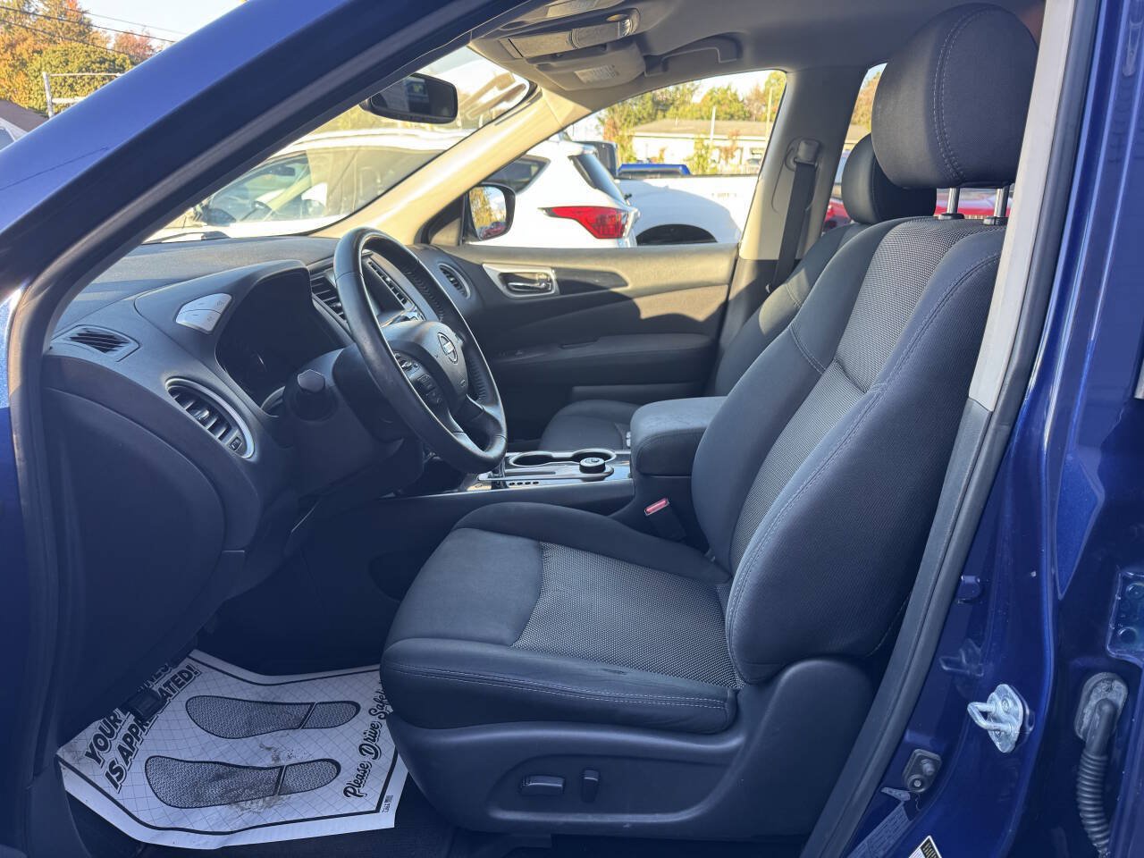 Used 2017 Nissan Pathfinder SV AWD/4WD image 15
