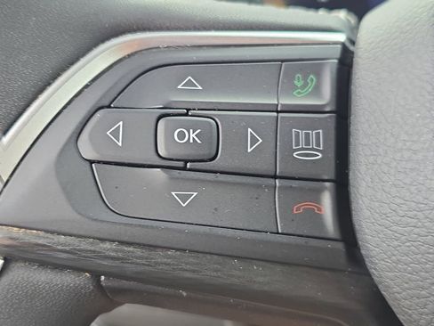 Certified 2023 Jeep Grand Cherokee Laredo w/ Luxury Tech Group I image 21