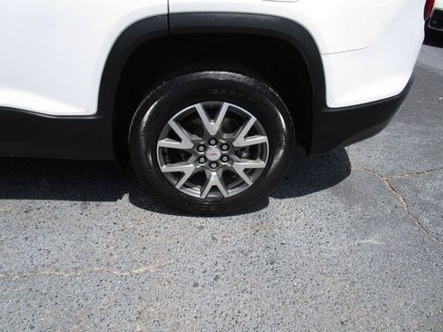 Used 2023 GMC Acadia SLE w/ Driver Convenience Package FWD image 23