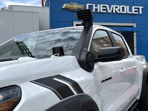 New 2025 Chevrolet Colorado ZR2 w/ Off-Road Front Bumper Package image 14