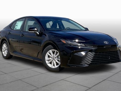 New 2026 Toyota Camry LE w/ Convenience Package FWD image 2