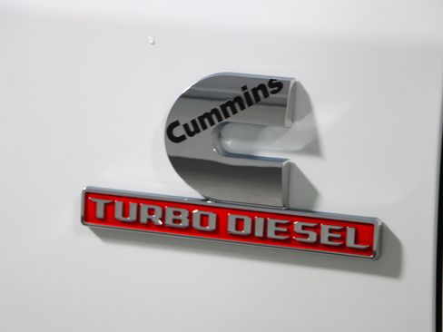 Used 2024 RAM 2500 Tradesman w/ Chrome Appearance Group image 30