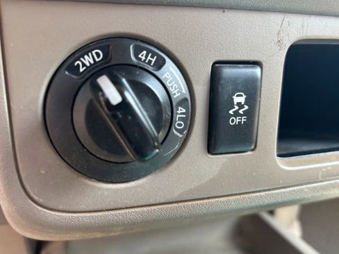 Used 2015 Nissan Frontier SV image 21