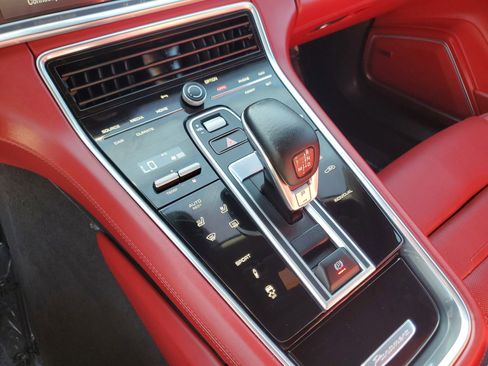 Used 2023 Porsche Panamera Platinum Edition image 30