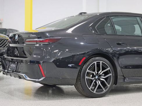 Used 2025 BMW 740i xDrive image 10