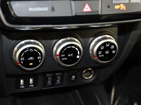 Used 2023 Mitsubishi Outlander Sport LE AWD/4WD image 28