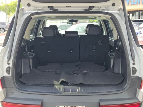 Used 2025 Hyundai Santa Fe XRT image 7