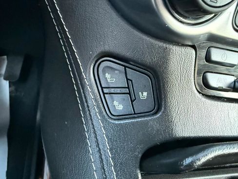 Used 2020 Chevrolet Suburban Premier image 23