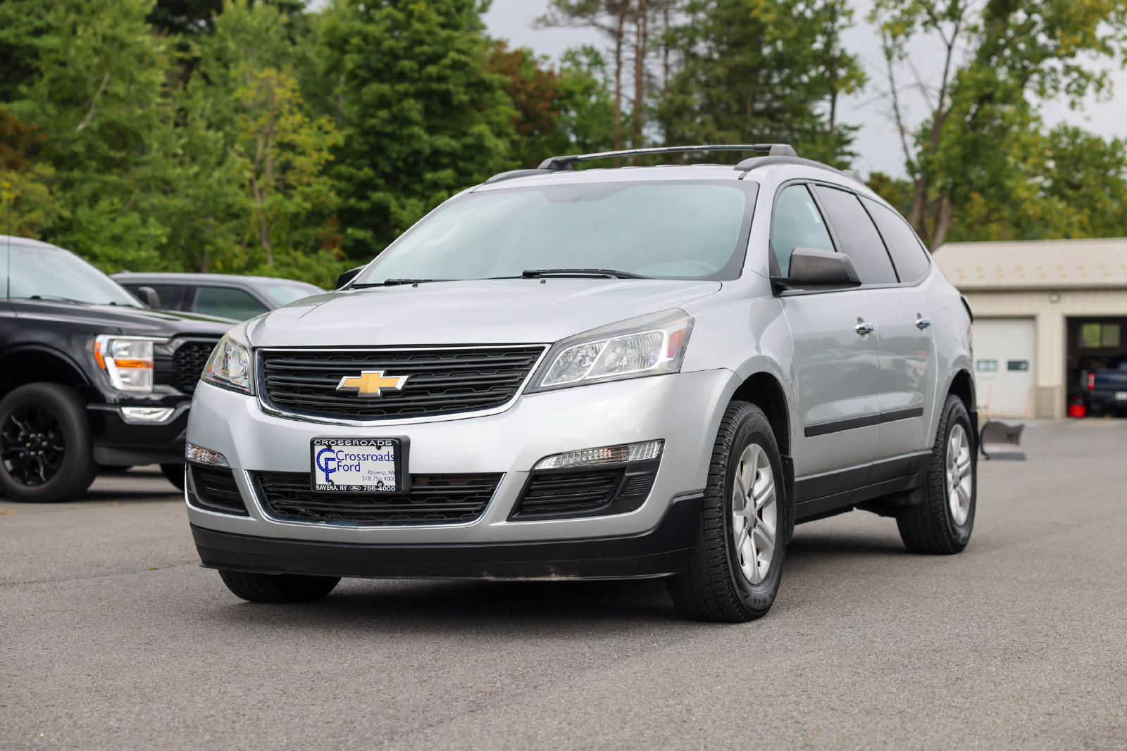 Used 2016 Chevrolet Traverse LS FWD image 1