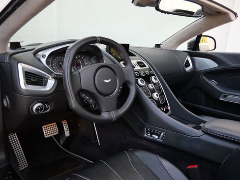 Used 2014 Aston Martin Vanquish Volante image 3