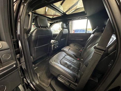 Used 2019 Ford Expedition Limited image 6