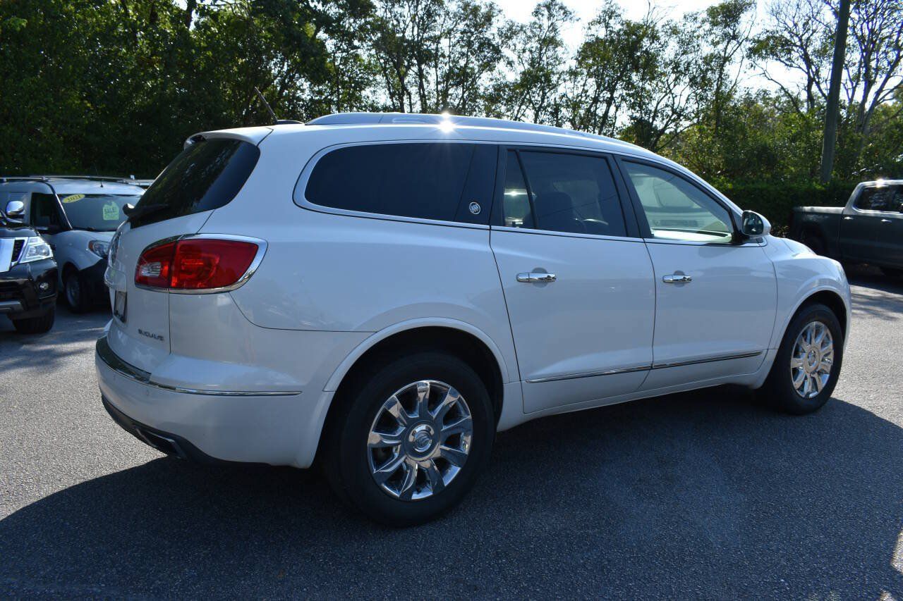 Used 2017 Buick Enclave Leather FWD image 2