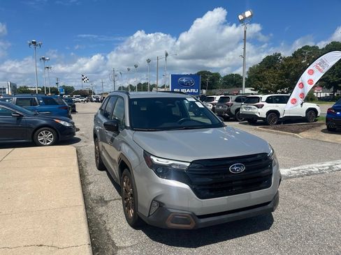 Used 2025 Subaru Forester Sport AWD/4WD image 2