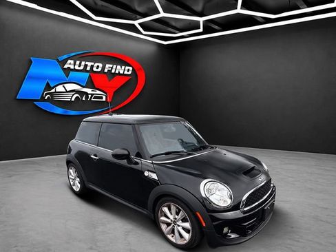 Used 2013 MINI Cooper S FWD image 2