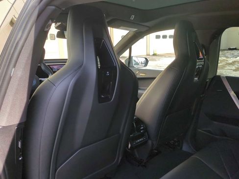 Used 2025 BMW iX xDrive50 image 18