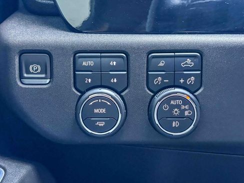 Used 2022 Chevrolet Silverado 1500 RST AWD/4WD image 49