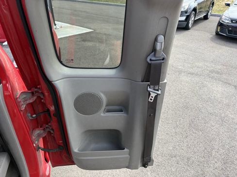 Used 2005 GMC Canyon SL w/ Comfort Convenience Package image 17