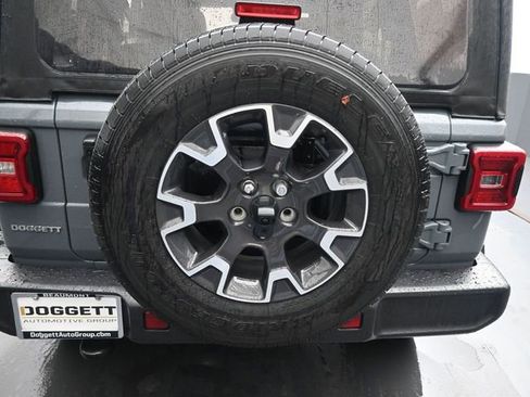 Used 2024 Jeep Wrangler Unlimited Sahara w/ Technology Group AWD/4WD image 25