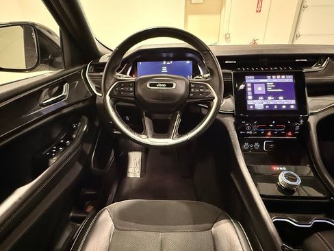 Used 2021 Jeep Grand Cherokee L Laredo RWD image 30