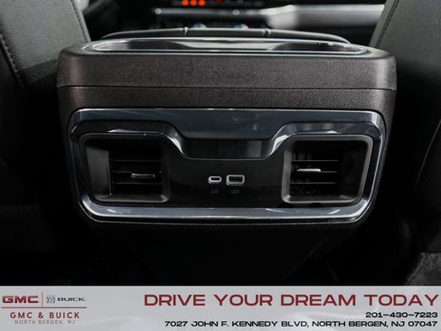 Used 2024 GMC Sierra 1500 Elevation w/ Elevation Premium Package image 34