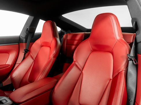 Used 2021 Porsche 911 Carrera 4S image 3