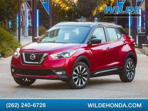 Used 2020 Nissan Kicks SV image 1
