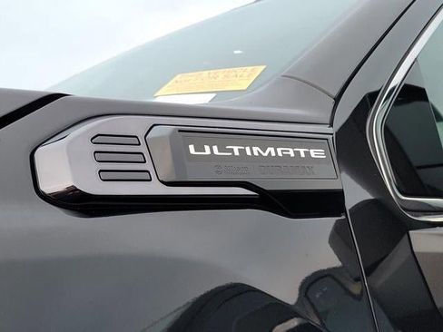 Used 2025 GMC Sierra 2500 Denali Ultimate image 4