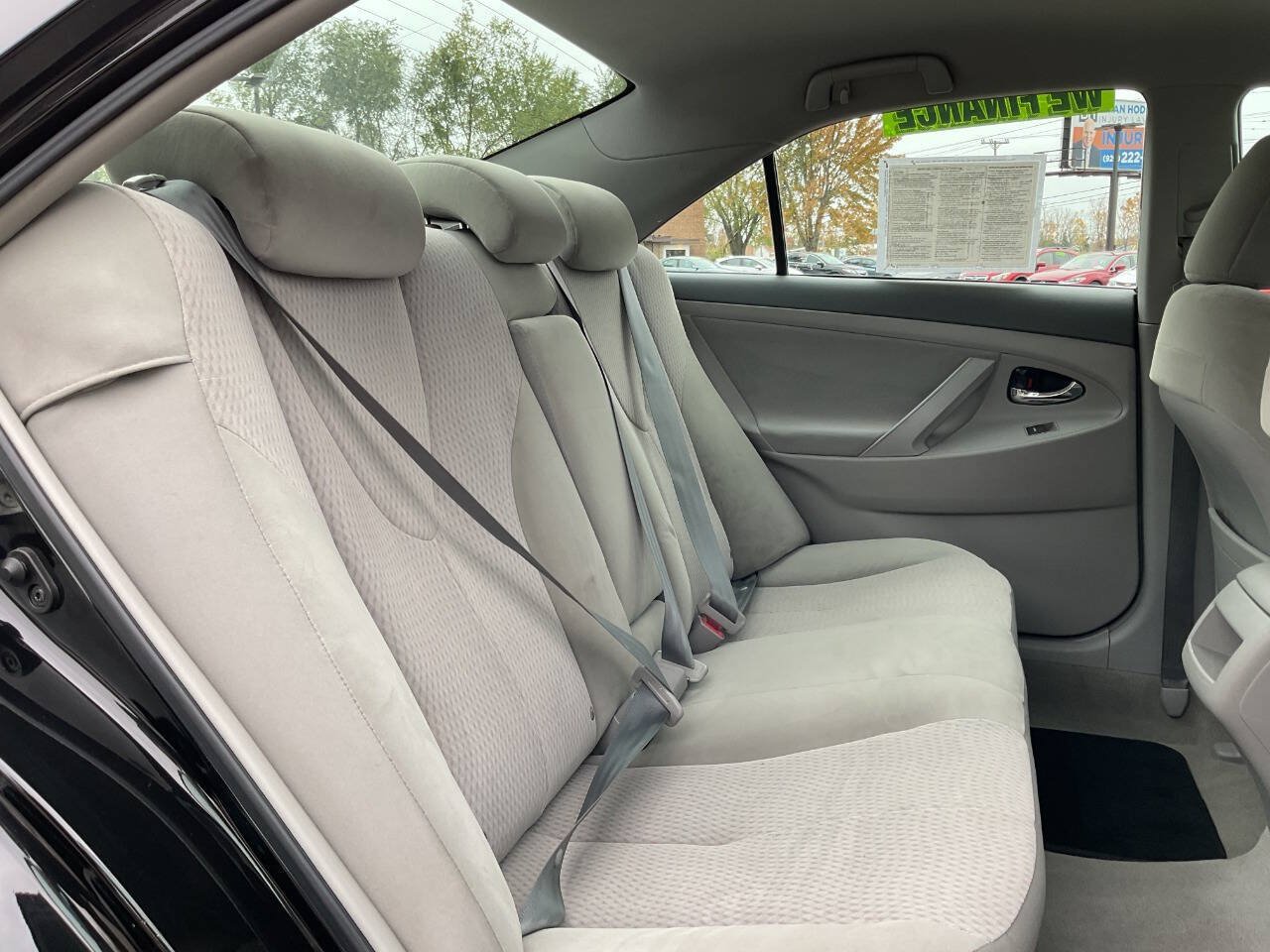Used 2011 Toyota Camry LE FWD image 32