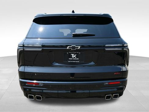 Used 2025 Chevrolet Traverse RS w/ LPO, Floor Liner Package AWD/4WD image 6