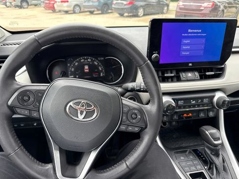 Used 2023 Toyota RAV4 XLE Premium AWD/4WD image 19