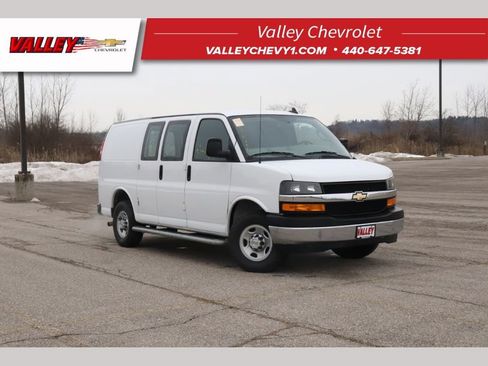 Used 2024 Chevrolet Express 2500 w/ Driver Convenience Package RWD image 1