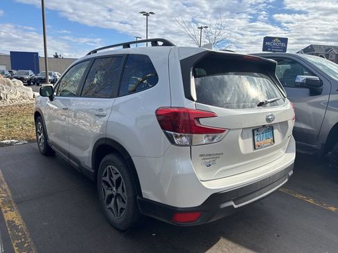 Used 2023 Subaru Forester Premium image 7