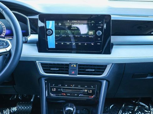 New 2025 Volkswagen Taos SE image 27