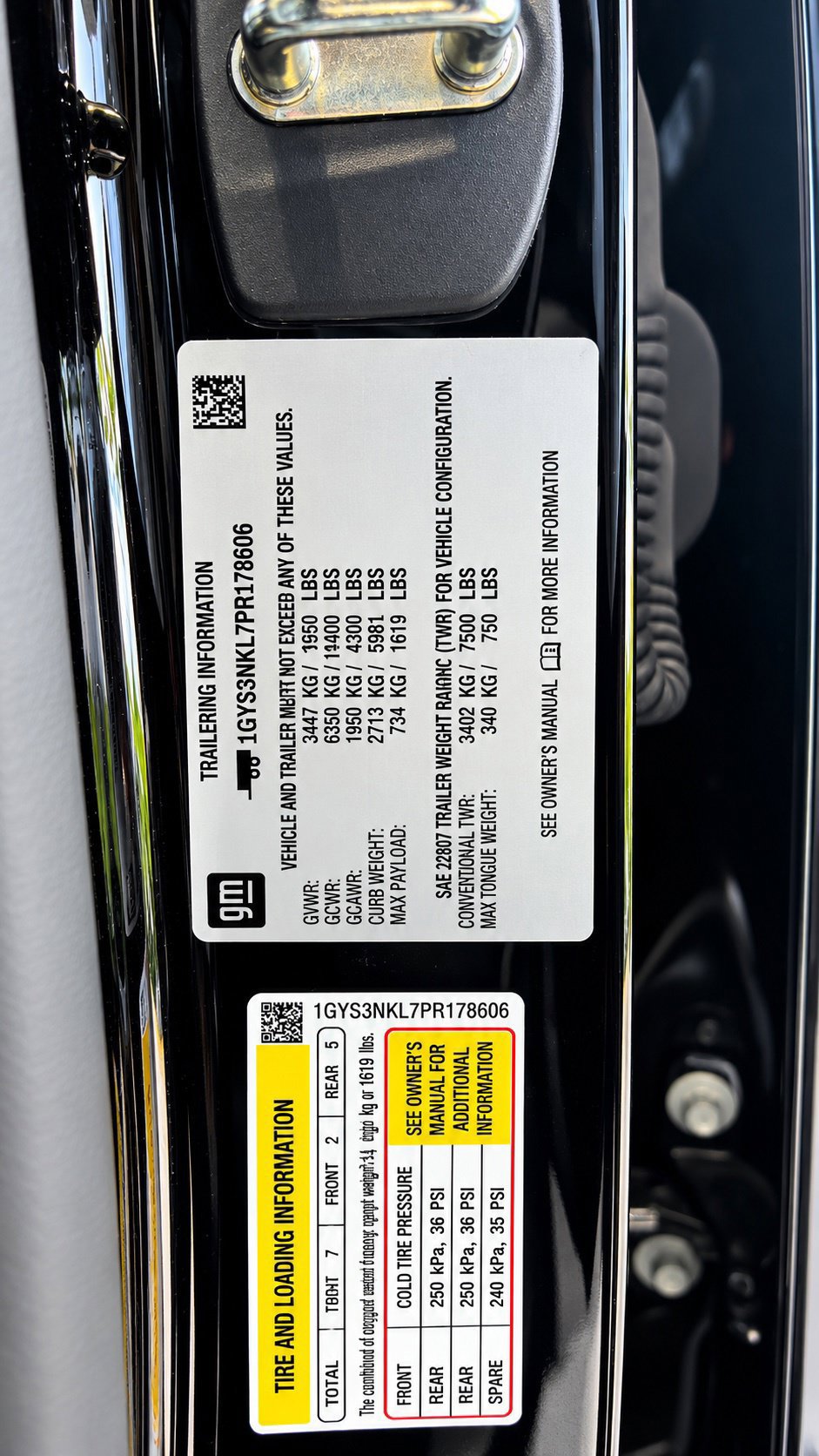 Used 2023 Cadillac Escalade ESV Sport RWD image 18