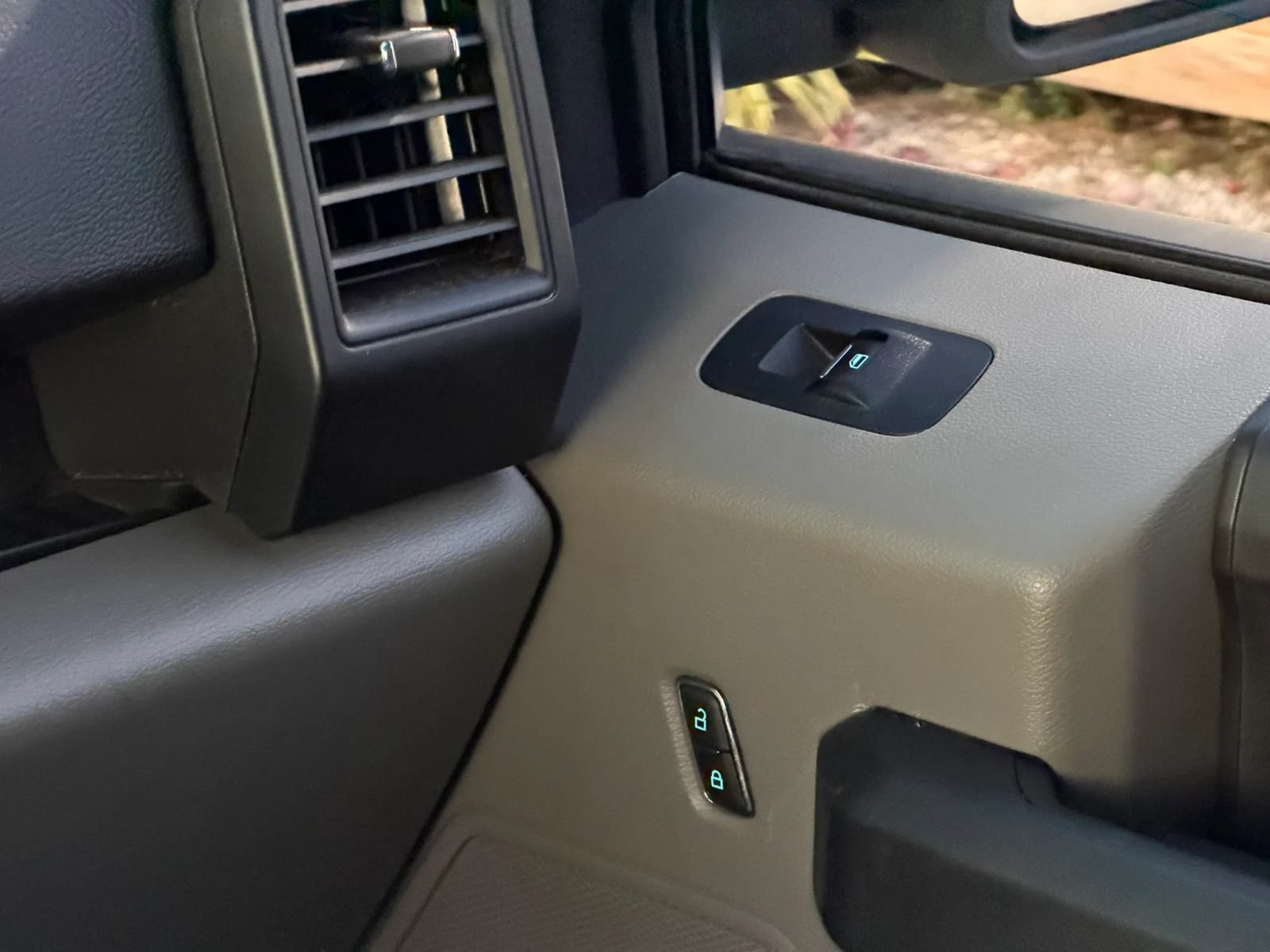 Used 2019 Ford F150 XL w/ Equipment Group 101A Mid AWD/4WD image 26