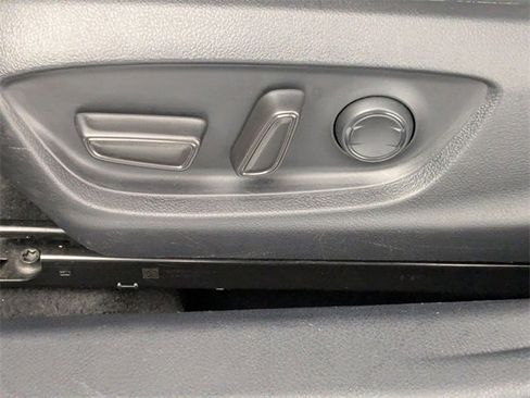 Used 2023 Toyota Camry SE image 13