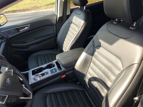 Certified 2024 Ford Edge SEL w/ Convenience Package image 10